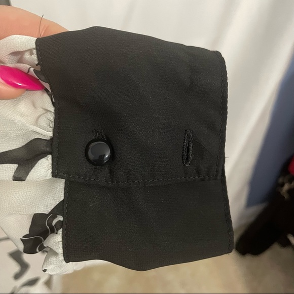 Kardashian Kollection shear blouse. Black and white size large - Picture 11 of 14